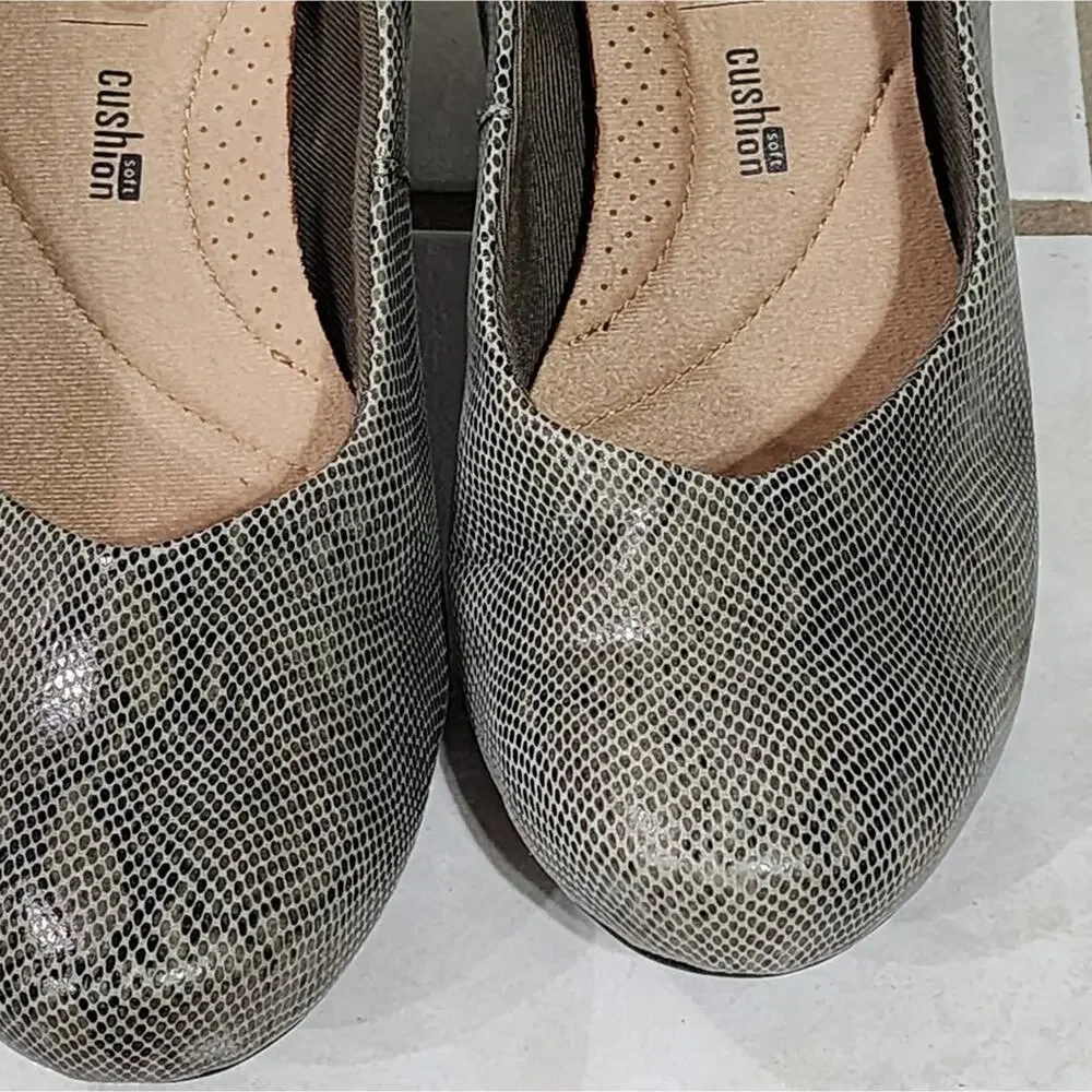 Clarks Stone‎ Snakeskin print Flores Tulip Leather Wedge Women's size 7